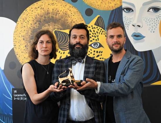 Bilder des Jahres 2023, Entertainment 08 August Entertainment Themen der Woche KW32 Entertainment Bilder des Tages Locarno, Swiss Locarno Film Festival Award 2023 Locarno,Swiss Locarno Film Festival 2023 Award 2023 photocall Golden Leopard 2023 best film Mantagheye bohrani (Critical Zone) by Ali Ahmadzadeh In the photo:Sina Ataeian Dena producer and cast producer Locarno Swiss - Copyright: xIPA ABACAx BRIPA20230812_220 IPA ABACAx BRIPA20230812_220