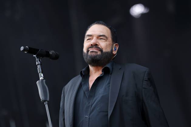 Sänger Marian Gold von der Band Alphaville bei ihrem Konzert im Rahmen der OpenAirPort Konzertreihe am Köln Bonn Airport. Köln, 17.08.2023 NRW Deutschland Copyright: xChristophxHardtx
