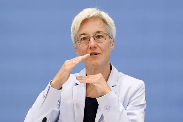 Brigitte Knopf bei der Bundespressekonferenz Expertenrat für Klimafragen: Veröffentlichung der Stellungnahme zum Klimaschutzprogramm 2023 und des Prüfberichts für die Sektoren Gebäude und Verkehr im Haus der Bundespressekonferenz. Berlin, 22.08.2023