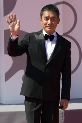 Tony Leung Chiu-wai bei der Premiere des Dokumentarfilms La parte del Leone: una storia della Mostra The Lion s Share: a History of the Mostra und die Verleihung des Goldenen Löwen für das Lebenswerk an Tony Leung Chiu-wai auf der Biennale di Venezia 2023 80. Internationale Filmfestspiele von Venedig im Palazzo del Cinema. Venedig, 02.09.2023