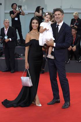 Fabio Fulco mit Ehefrau Veronica Papa und Tochter Agnes bei der Verleihung des Kineo Award 2023 auf der Biennale di Venezia 2023 80. Internationale Filmfestspiele von Venedig im Palazzo del Cinema. Venedig, 02.09.2023