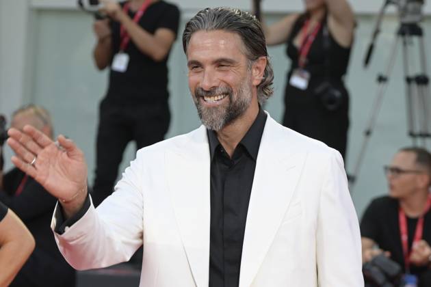 September 2, 2023, Venice Lido, Italy: Luca Calvani attends the red carpet of Premio Kineo at 80 Venice Film Festival at Palazzo del Cinema. Venice Lido Italy - ZUMAs197 20230902_aaa_s197_268 Copyright: xMarioxCartellix