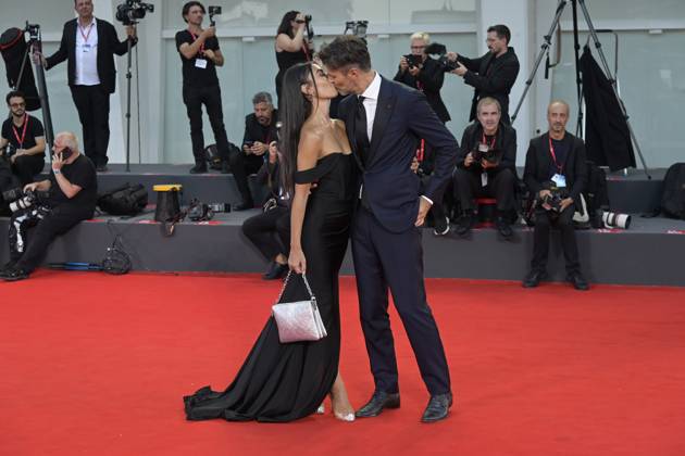 September 2, 2023, Venice Lido, Italy: Veronica Papa (l) and Fabio Fulco (r) attend the red carpet of Premio Kineo at 80 Venice Film Festival at Palazzo del Cinema. Venice Lido Italy - ZUMAs197 20230902_aaa_s197_300 Copyright: xMarioxCartellix