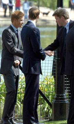 Official opening of Princess of Wales Memorial Fountain Left to Right: HRH Prince William, brother HRH Prince Harry and Earl Charles Spencer attening the official opening of Princess of Wales Memorial Fountain in Hyde Park, London. Date: 06.07.2004., Credit:Photoshot Avalon United Kingdom  Copyright: xPhotoshotx xAvalonx 0502745477
