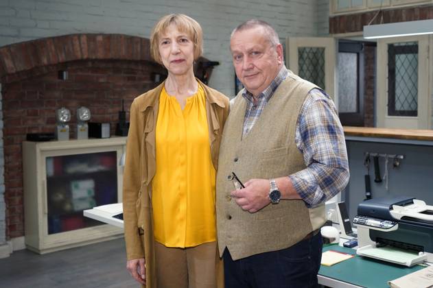 Katharina Blaschke und Udo Kroschwald beim Fototermin am Set der ZDF Krimiserie SOKO Wismar im Studio Adlershof. Berlin, 04.09.2023
