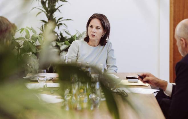 Annalena Baerbock (Bündnis 90 Die Grünen), Bundesministerin des Auswärtigen, gibt der Funke Mediengruppe am 05.09.2023 ein Interview in ihren Büroräumen im Auswärtigen Amt Copyright: AnikkaxBauer