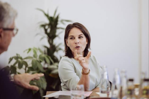 Annalena Baerbock (Bündnis 90 Die Grünen), Bundesministerin des Auswärtigen, gibt der Funke Mediengruppe am 05.09.2023 ein Interview in ihren Büroräumen im Auswärtigen Amt Copyright: AnikkaxBauer