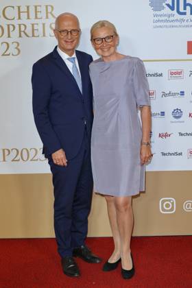 RECORD DATE NOT STATED DEUTSCHER RADIOPREIS 2023 07.09.2023 Peter Tschentscher, Eva-Maria Tschentscher, Verleihung Deutscher Radiopreis 2023 in der Neuen Flora, Hamburg, 07.09.2023 Copyright: xEventpressxMPx
