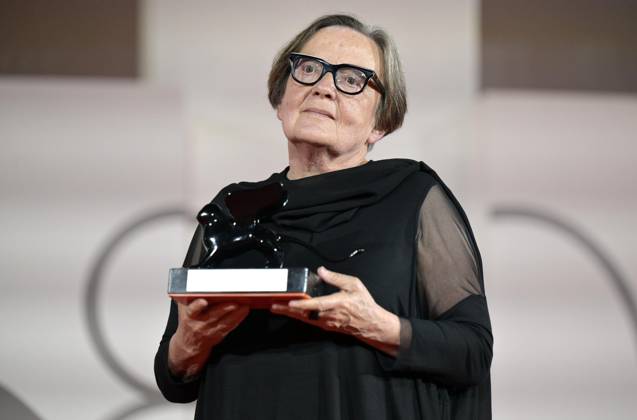September 9, 2023, Venice: Polish filmmaker Agnieszka Holland holds the Special Jury Prize for her movie Zielona Granica (Green Border) during the closing ceremony of the 80th annual Venice International Film Festival, in Venice, Italy, 09 September 2023. The 80th edition of the Venice Film Festival runs from 30 August to 09 September 2023. ANSA ETTORE FERRARI Venice  - ZUMAa110 20230909_zaf_a110_090 Copyright: xEttorexFerrarix