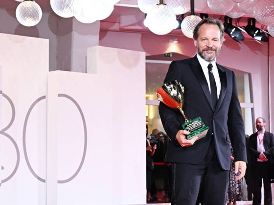 Venice, 80th Venice Film Festival 2023 - evening 11. Red Carpet Awarded Venice, 80th Venice Film Festival 2023 - evening 11. Red Carpet Award winners In the photo: Peter Sarsgaard Venice Italy  Copyright: xIPA ABACAx BRIPA20230909_904 IPA ABACAx BRIPA20230909_904