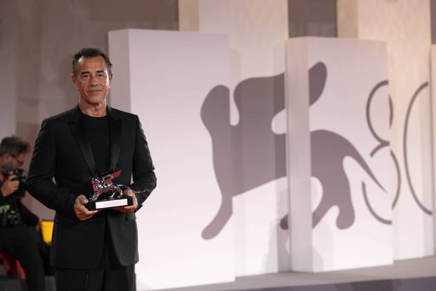 Foto IPP Daniele Cifala™ Venezia 09 09 2023 Winners Photocall - The 80th Venice International Film Festival nella foto il regista Matteo Garrone vincitore del Leone d argento per la miglior regia Italy Photo Press - World Copyright