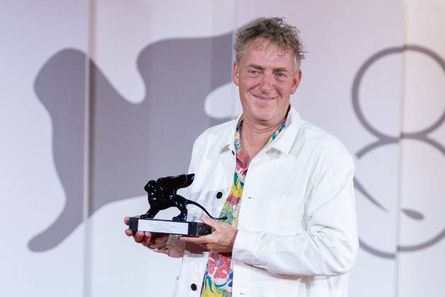 Venice Winners Red Carpet Adriaan Lokman poses with the Venice Immersive Special Jury Prize for film Flow during the Winners Red Carpet as part of the 80th Venice Film Festival (Mostra) in Venice, Italy on September 09, 2023. Photo by Aurore Marechal ABACAPRESS.COM Venice Italy  Copyright: xMarechalxAurore ABACAx 867017_066 MarechalxAurore ABACAx 867017_066