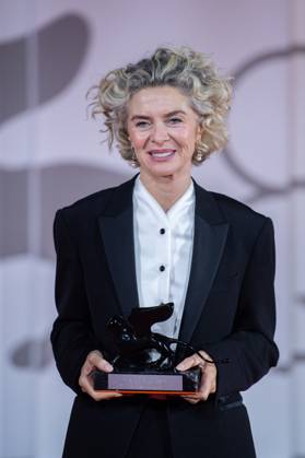 Venice Winners Red Carpet Margarita Rosa De Francisco poses with the award for Best Actress for film El Paraiso during the Winners Red Carpet as part of the 80th Venice Film Festival (Mostra) in Venice, Italy on September 09, 2023. Photo by Aurore Marechal ABACAPRESS.COM Venice Italy  Copyright: xMarechalxAurore ABACAx 867017_093 MarechalxAurore ABACAx 867017_093