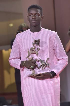 Seydou Sarr poses with the Marcello Mastroianni Award for Best New Young Actor or Actress for Io Capitano at the winner s photocall at the 80th Venice International Film Festival on Saturday, September 9, 2023 in Venice, Italy.  VEN2023090988 RoccoxSpaziani