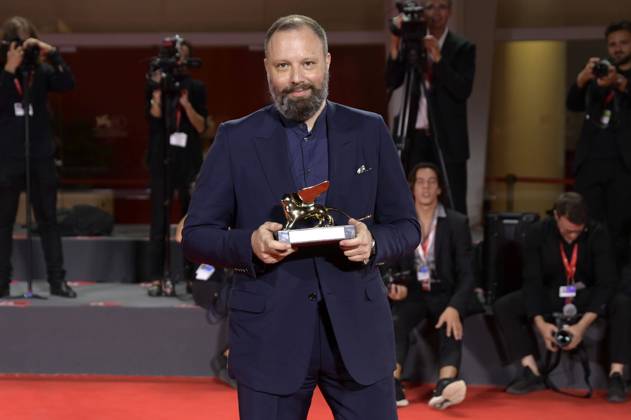 Yorgos Lanthimos mit dem Goldenen Löwen für den besten Fim Poor Things beim Photocall mit den Preisträgern der Biennale di Venezia 2023 80. Internationale Filmfestspiele von Venedig im Palazzo del Casino. Venedig, 09.09.2023
