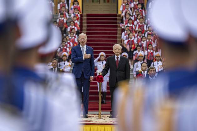 Bilder des Jahres 2023, News 09 September News Themen der Woche KW36 September 10, 2023, Hanoi, Vietnam: U.S. President Joe Biden, left, stands with Vietnamese General Secretary of the Communist Party Nguyen Phu Trong, right, on the podium during the official welcoming ceremony at the Presidential Palace, September 10, 2023 in Hanoi, Vietnam. Hanoi Vietnam - ZUMAp138 20230910_zaa_p138_033 Copyright: xAdamxSchultz WhitexHousex
