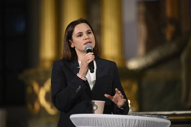 STOCKOHLM 20230911 Belarusian opposition leader and former presidential candidate Svetlana Tikhanovskaya delivers a speech at the Anna Lindh Prize award ceremony in Katarina Church 20 years after Anna Lindhs death Stockholm Sweden x10080x  Copyright: xFredrikxSandberg TTx ANNA LIND-PRISET 2023 TTABB0000000000212997