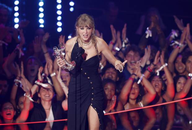 Taylor Swift accepts the Best Pop award for Anti-Hero during the 2023 MTV Video Music Awards VMA s at the Prudential Center in Newark, New Jersey, on Tuesday, September 12, 2023.  NYP20230912192 JOHNxANGELILLO