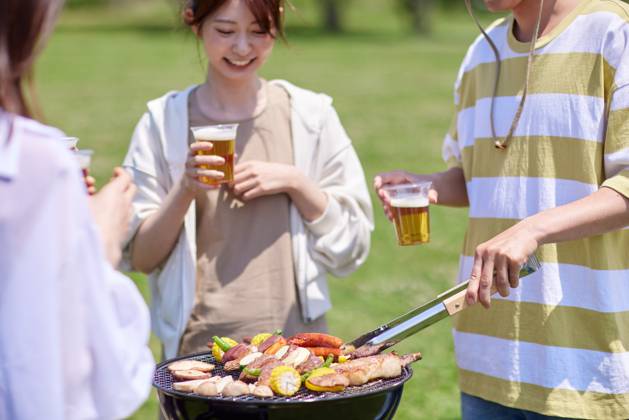 Japanese people having barbecue at city park AFLO219185114 , 219185114.jpg, ,model released, Symbolfoto