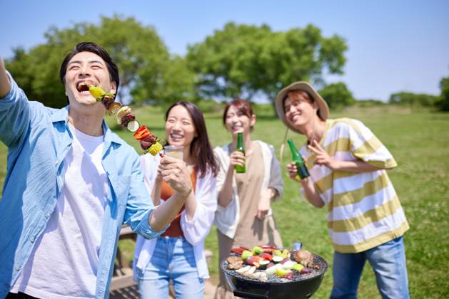 Japanese people having barbecue at city park AFLO219185139 , 219185139.jpg, ,model released, Symbolfoto