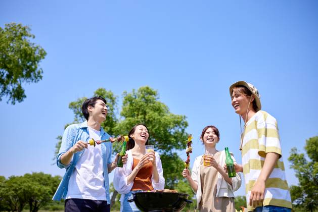 Japanese people having barbecue at city park AFLO219185143 , 219185143.jpg, ,model released, Symbolfoto