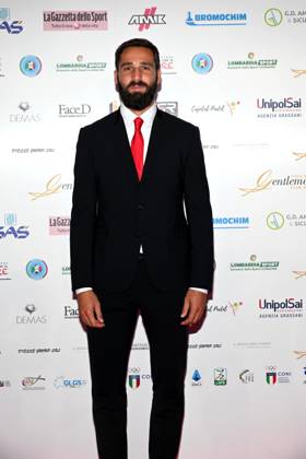 Milan, Gentleman Award 2023 - in the photo Leonardo Pavoletti  Copyright: xSimonexComix xipa-agency.netx xComi Terenghix IPA_IPA40279610