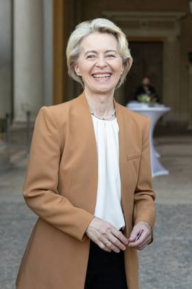 Ursula von der Leyen (Präsidentin der Europäischen Kommission, Politikerin), M100 Sanssouci Colloquium - Verleihung des M100 Media Award am 14. September 2023, 14.9.2023, Orangerie Sanssouci, Park Sanssouci, Potsdam, Brandenburg, Deutschland