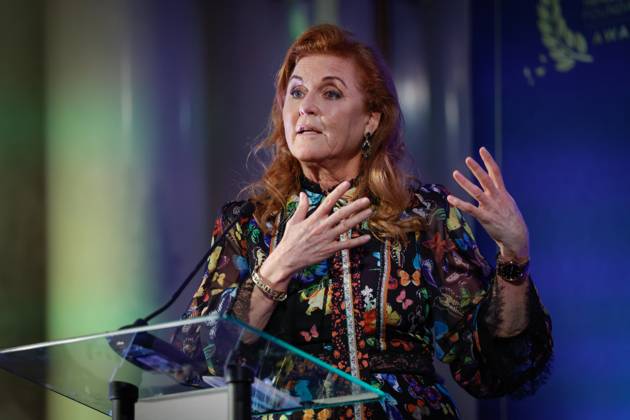 GÖTEBORG 20230914 Sarah Ferguson, Duchess of York, presents the perfect world foundation award to Sex and the City star Kristin Davis during a gala at the Stock Exchange in Gothenburg The perfect world foundation award is presented annually by the Swedish wildlife and nature organization The  Copyright: xAdamxIhse TTx THE PERFECT WORLD FOUNDATION AWARD TTABB0000000000214521