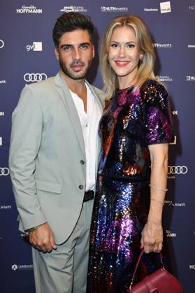 Wolke Hegenbarth mit Partner Oliver Vaid bei der Verleihung des Deutschen Schauspielpreises 2023 im Restaurant Spindler & Klatt. Berlin, 15.09.2023