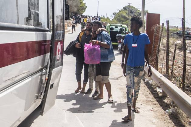 migrant emergency, the situation in the hotspot on the fifth day after the disembarkation of around 6000 people, Lampedusa, 16 Sept 2023 migrant emergency, the situation in the hotspot on the fifth day after the disembarkation of around 6000 people, Lampedusa, 16 Sept 2023, Credit:Alessandro Serranò Avalon Italy, Lampedusa Copyright: xAlessandroxSerranòx xAvalonx 0805738592