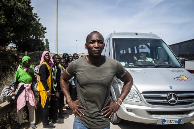 migrant emergency, the situation in the hotspot on the fifth day after the disembarkation of around 6000 people, Lampedusa, 16 Sept 2023 Aboubakar Soumaoro visits the hotspot, Lampedusa, 16 Sept 2023, Credit:Alessandro Serranò Avalon Italy, Lampedusa Copyright: xAlessandroxSerranòx xAvalonx 0805738636