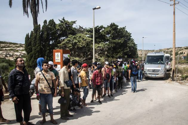 migrant emergency, the situation in the hotspot on the fifth day after the disembarkation of around 6000 people, Lampedusa, 16 Sept 2023 migrant emergency, the situation in the hotspot on the fifth day after the disembarkation of around 6000 people, Lampedusa, 16 Sept 2023, Credit:Alessandro Serranò Avalon Italy, Lampedusa Copyright: xAlessandroxSerranòx xAvalonx 0805738661