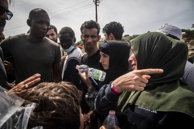 migrant emergency, the situation in the hotspot on the fifth day after the disembarkation of around 6000 people, Lampedusa, 16 Sept 2023 Aboubakar Soumaoro visits the hotspot, Lampedusa, 16 Sept 2023, Credit:Alessandro Serranò Avalon Italy, Lampedusa Copyright: xAlessandroxSerranòx xAvalonx 0805738736