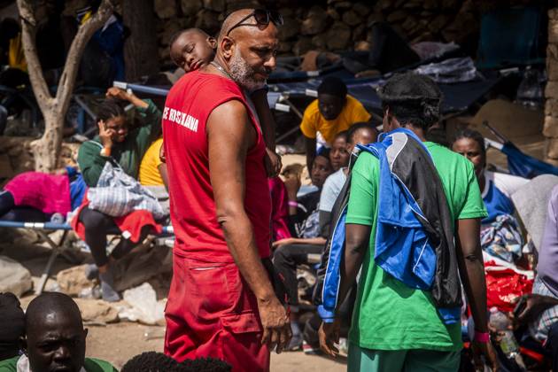 migrant emergency, the situation in the hotspot on the fifth day after the disembarkation of around 6000 people, Lampedusa, 16 Sept 2023 migrant emergency, the situation in the hotspot on the fifth day after the disembarkation of around 6000 people, Lampedusa, 16 Sept 2023, Credit:Alessandro Serranò Avalon Italy, Lampedusa Copyright: xAlessandroxSerranòx xAvalonx 0805738937