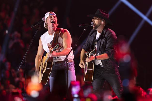 Bilder des Jahres 2023, Entertainment 09 September Entertainment Themen der Woche KW37 Entertainment Bilder des Tages September 16, 2023, Hamilton, ON, Canada: Matt Lang and Tyler Joe Miller perform during the Canadian Country Music Awards in Hamilton, Ont., Saturday, Sept. 16, 2023. Hamilton Canada  - ZUMAc35_ 20230916_zaf_c35_276 Copyright: xNickxIwanyshynx