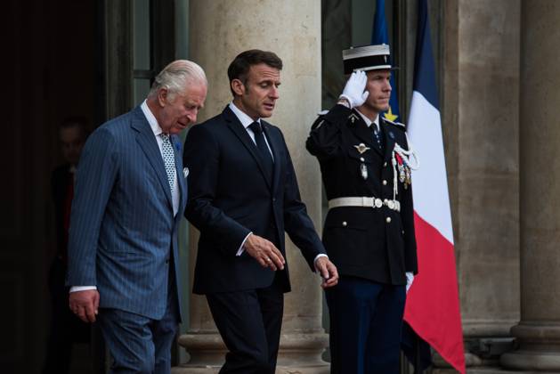 FRANCE TOP LEVEL SUMMIT IN PARIS French President Emmanuel Macron and King Charles III of England at the Elysà e Palace after the bilateral meeting. In Paris, 20 September, 2023. PARIS ILE-DE-FRANCE FRANCE Copyright: xAndreaxSavoranixNerix FRANCE TOP LEVEL SUMMIT IN P ASAVORANINERI-2