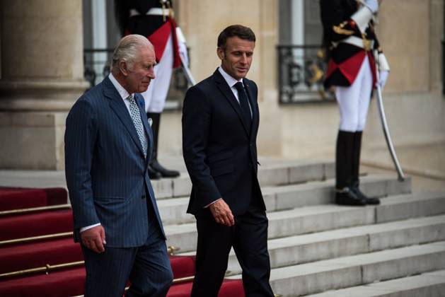 FRANCE TOP LEVEL SUMMIT IN PARIS French President Emmanuel Macron and King Charles III of England at the Elysà e Palace after the bilateral meeting. In Paris, 20 September, 2023. PARIS ILE-DE-FRANCE FRANCE Copyright: xAndreaxSavoranixNerix FRANCE TOP LEVEL SUMMIT IN P ASAVORANINERI-7