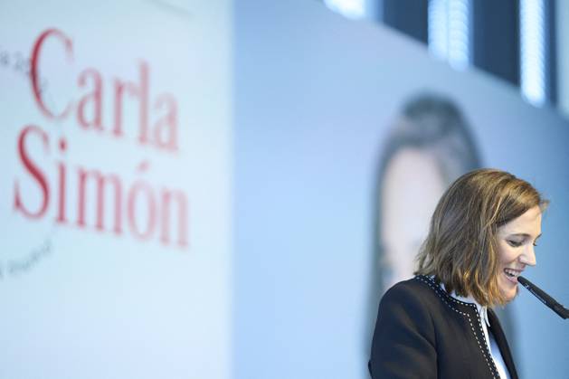 San Sebastian Festival - Carla Simon Receives National Cinematography Award Carla Simon receives the National Cinematography Award during 71st San Sebastian International Film Festival at Tabakalera cultural center on September 23, 2023 in Donostia San Sebastian, Spain Photo by ABACAPRESS.COM Donostia San Sebastian Euskadi Spain  Copyright: xABACAx 868944_017 ABACAx 868944_017