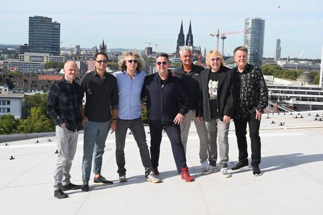 Die Musikband DIE PRINZEN posieren bei einem Pressetermin zur Jubiläumstour 30 Jahre - 30 Hits - 30 Städte die am 18.10.2023 in der LanxessArena in Köln aktuelle Bandmitglieder Sebastian Krumbiegel, Tobias Künzel, Wofgang Lenk, Henri Schmidt, Jens Sembdner, Ali Zieme und Mathias Dietrich