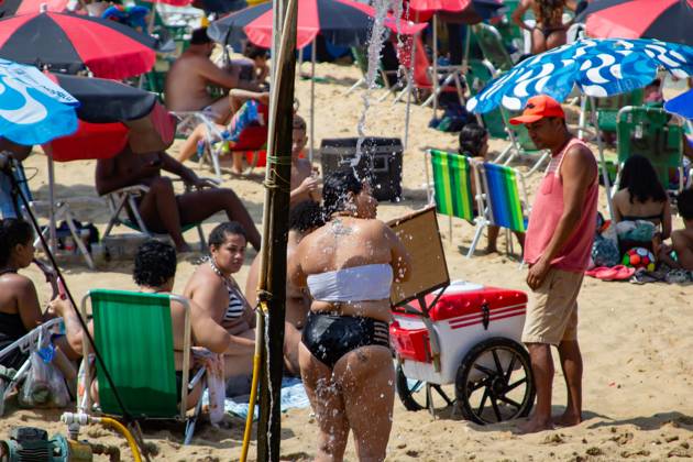 Movement of bathers on the red beach Rio de Janeiro (RJ) 09 25 2023 - BEACH WEATHER WEATHER - Movement of bathers on Vermelha beach, in Urca, south of Rio de Janeiro, this Monday (25) (Foto: Erica Martin Thenews2 imago images) Movement of bathers on the red beach Copyright: xEricaxMartinx