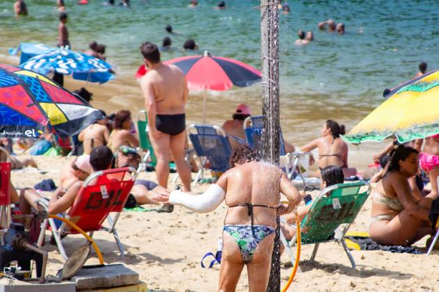 Movement of bathers on the red beach Rio de Janeiro (RJ) 09 25 2023 - BEACH WEATHER WEATHER - Movement of bathers on Vermelha beach, in Urca, south of Rio de Janeiro, this Monday (25) (Foto: Erica Martin Thenews2 imago images) Movement of bathers on the red beach Copyright: xEricaxMartinx