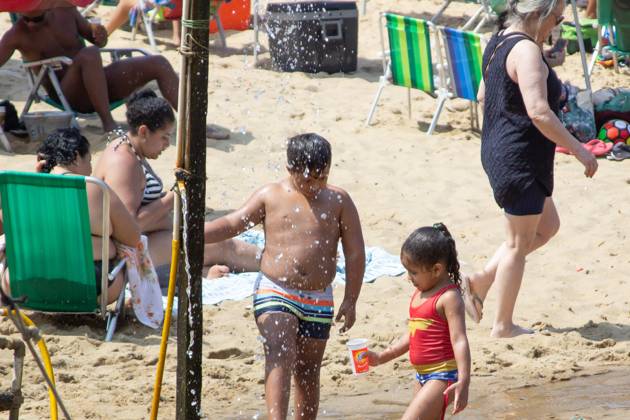 Movement of bathers on the red beach Rio de Janeiro (RJ) 09 25 2023 - BEACH WEATHER WEATHER - Movement of bathers on Vermelha beach, in Urca, south of Rio de Janeiro, this Monday (25) (Foto: Erica Martin Thenews2 imago images) Movement of bathers on the red beach Copyright: xEricaxMartinx