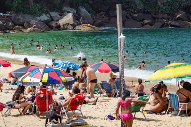 Movement of bathers on the red beach Rio de Janeiro (RJ) 09 25 2023 - BEACH WEATHER WEATHER - Movement of bathers on Vermelha beach, in Urca, south of Rio de Janeiro, this Monday (25) (Foto: Erica Martin Thenews2 imago images) Movement of bathers on the red beach Copyright: xEricaxMartinx