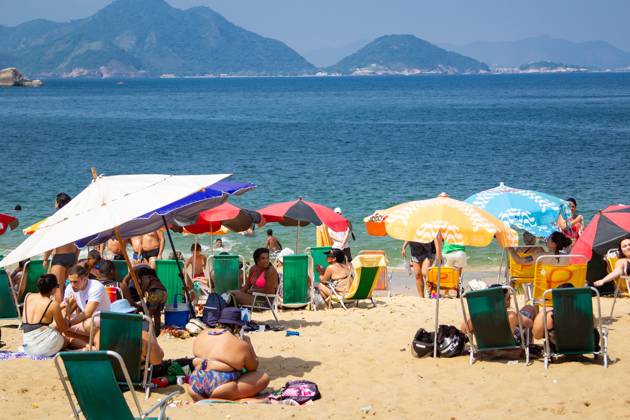 Movement of bathers on the red beach Rio de Janeiro (RJ) 09 25 2023 - BEACH WEATHER WEATHER - Movement of bathers on Vermelha beach, in Urca, south of Rio de Janeiro, this Monday (25) (Foto: Erica Martin Thenews2 imago images) Movement of bathers on the red beach Copyright: xEricaxMartinx