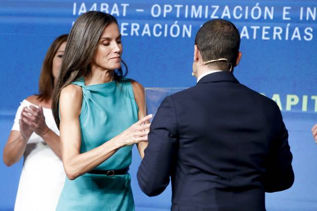 Queen Letizia Presents The Retina Eco Awards - Madrid Queen Letizia of Spain attends the presentation of the Retina Eco 2023 Awards held at the Royal Tapestry Factory Foundation, on September 25, 2023, in Madrid, Spain. The Retina Eco 2023 Awards are organized by PRISA Media in collaboration with Capgemini and recognize the most outstanding projects for their innovation, impact on sustainability and the fight against climate change, technology and other environmental or social aspects related to the United Nations Sustainable Development Goals. Photo by Archie Andrews ABACAPRESS.COM Madrid Spain  Copyright: xAndrewsxArchie ABACAx 869201_005 AndrewsxArchie ABACAx 869201_005