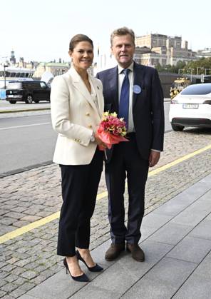 STOCKHOLM, SWEDEN 20230926 Crown Princess Victoria and Chairman of the Board Bo Lehander in connection with the award ceremony for the BjoÌˆrn Carlson Baltic Fellows, who are organizing a seminar for a healthier sea in connection with the award ceremony for the BjoÌˆrn Carlson Baltic Sea Prize STOCKHOLM SWEDEN x10070x  Copyright: xJessicaxGow TTx FRISKARE HAV s-CEUm48Eus