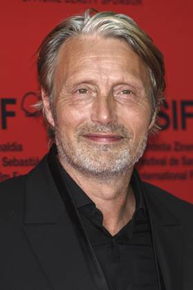 Mads Mikkelsen bei der Premiere des Kinofilms The Promised Land Bastarden auf dem 71. Internationalen Filmfestival San Sebastian Festival Internacional de Cine de San Sebastian im Theater Victoria Eugenia. San Sebastian, 26.09.2023