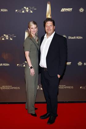 Magenta TV-Chef Arnim Butzen (Deutsche Telekom) in Begleitung von Dorothea Jacob bei der Nacht der Kreativen im Rahmen der Verleihung des Deutschen Fernsehpreises 2023 in der Kölner Flora. Köln, 27.09.2023 NRW Deutschland Copyright: xChristophxHardtx