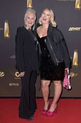 Katia Convents mit Tochter Catharina bei der Verleihung des Deutschen Fernsehpreises 2023 - Die Nacht der Kreativen in der Flora Köln. Köln, 27.09.2023