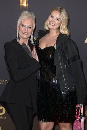 Katia Convents mit Tochter Catharina bei der Verleihung des Deutschen Fernsehpreises 2023 - Die Nacht der Kreativen in der Flora Köln. Köln, 27.09.2023
